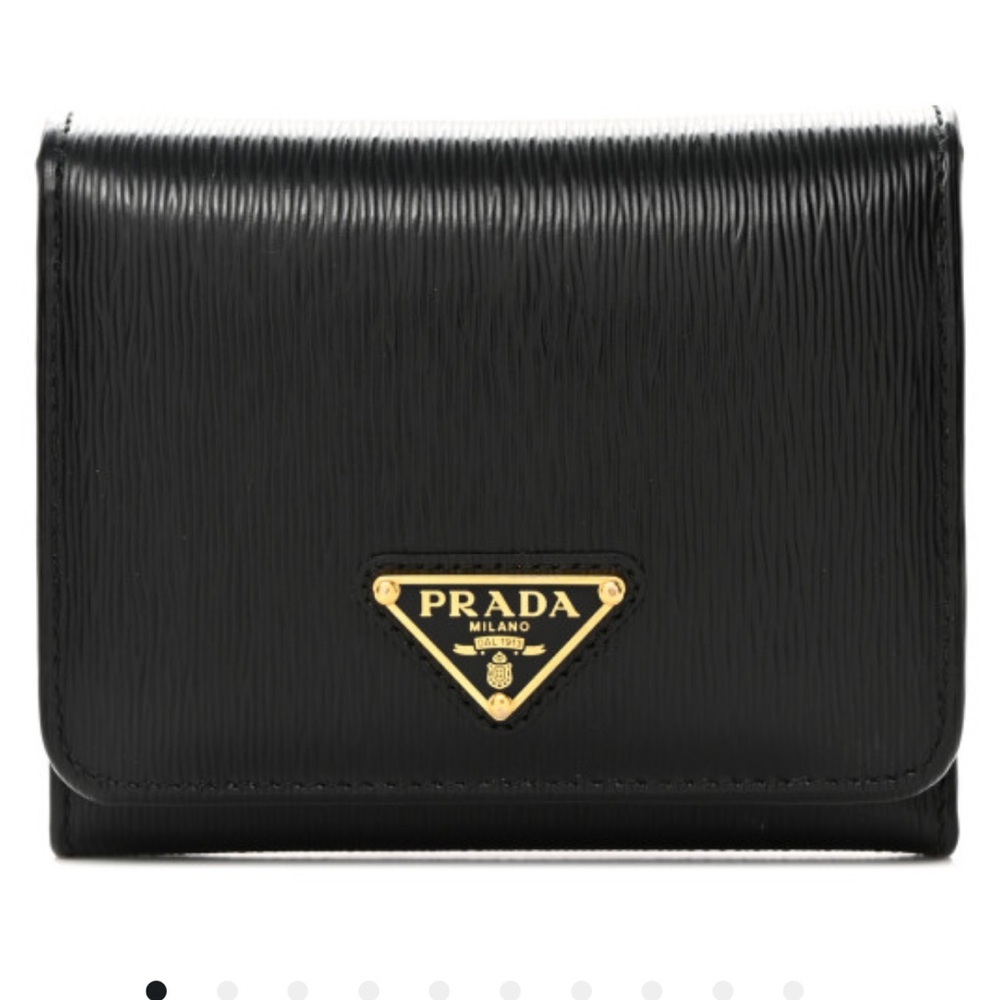 Prada Vitello Move Triangle Card Holder Wallet Black

Look brand new - Picture 4 of 13